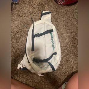 Patagonia Atom 8L sling pack